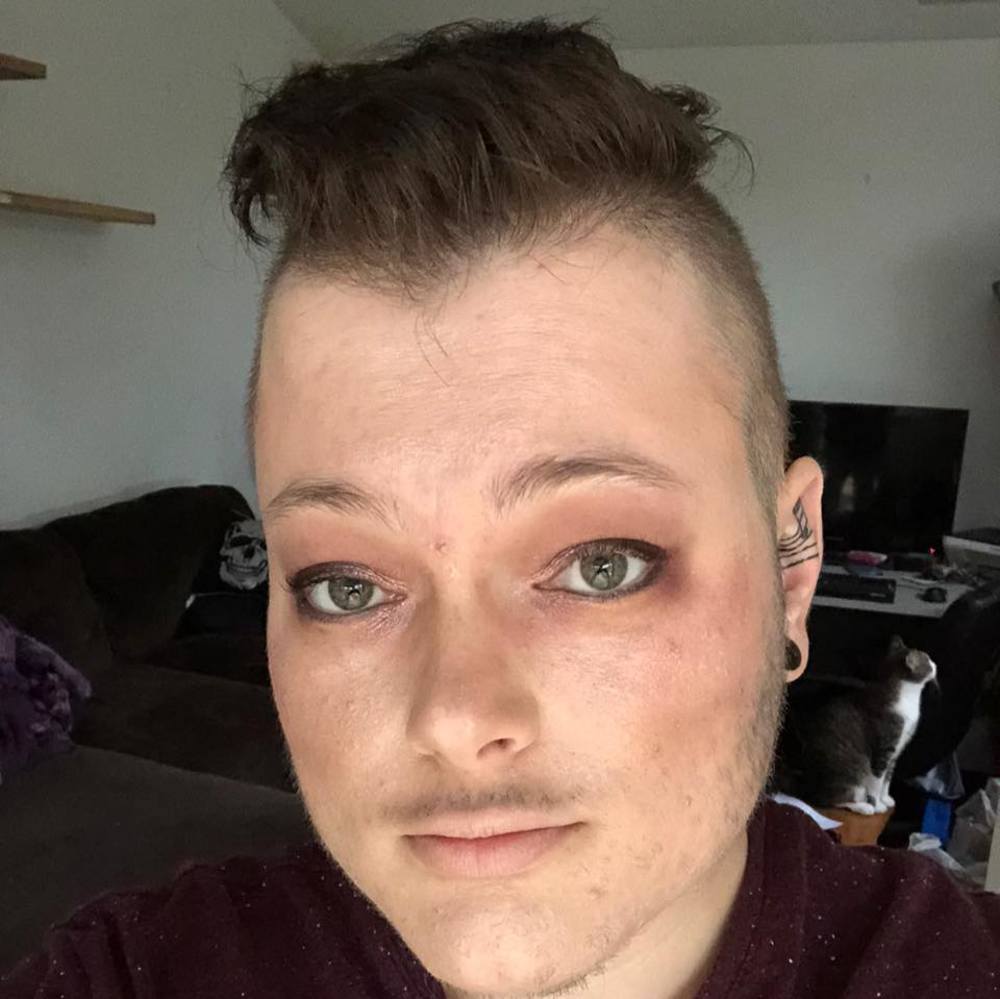 Meet your Posher, Phoenix